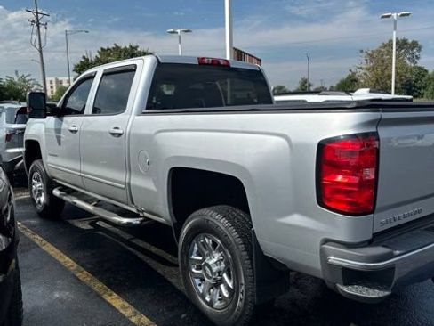 Used 2018 Chevrolet Silverado 2500 LT w/ LT Convenience Package AWD/4WD image 4