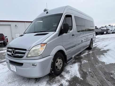 Used 2013 Mercedes-Benz Sprinter 3500 image 4