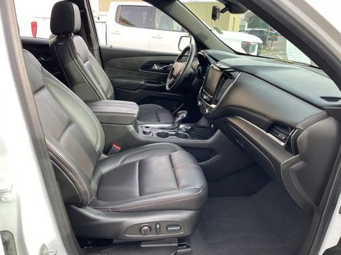 Used 2024 Chevrolet Traverse RS image 46
