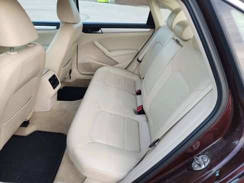 Used 2013 Volkswagen Passat 2.5 SE FWD image 13
