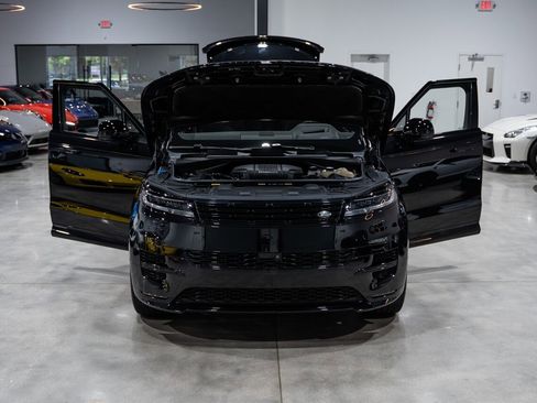 Used 2025 Land Rover Range Rover Sport Dynamic SE image 45