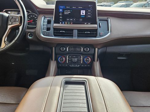 Used 2021 Chevrolet Suburban High Country image 10