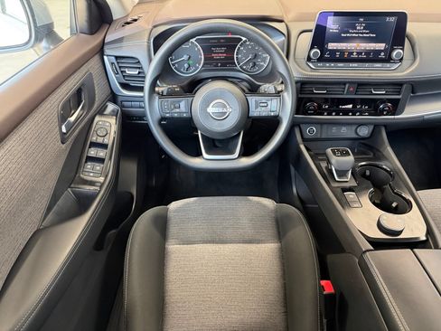 Used 2023 Nissan Rogue SV AWD/4WD image 29