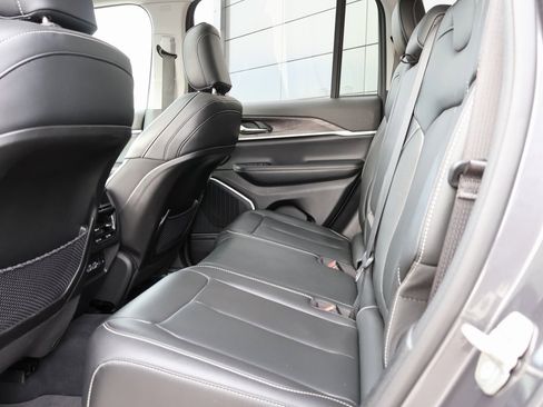 Used 2023 Jeep Grand Cherokee 4WD 4xe image 18