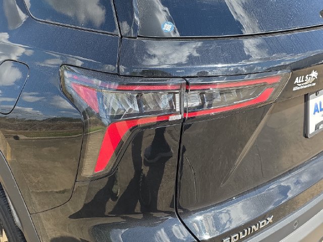 Used 2025 Chevrolet Equinox LT w/ Convenience Package II FWD image 10