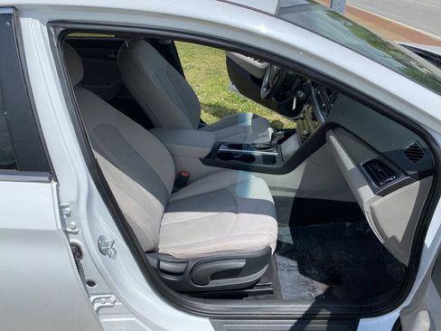 Used 2017 Hyundai Sonata SE FWD image 10