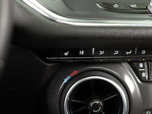 Used 2024 Chevrolet Blazer LT w/ LPO, Floor Liner Package FWD image 17