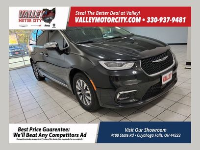 Used 2023 Chrysler Pacifica Limited