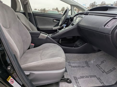 Used 2015 Toyota Prius Two image 24