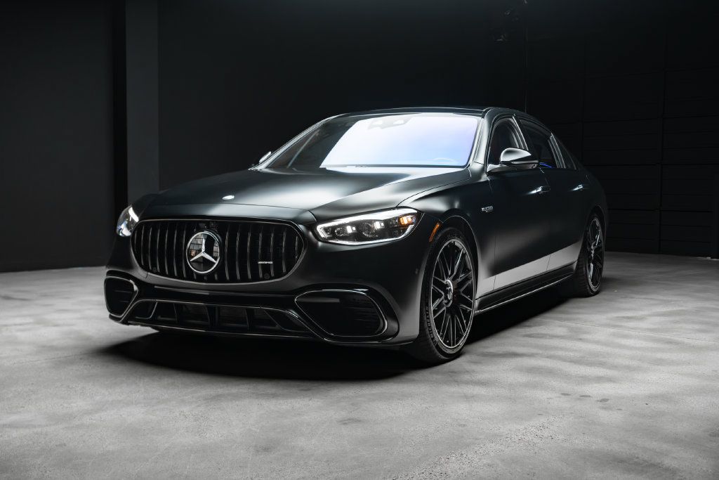 Used 2025 Mercedes-Benz S 63 AMG S image 2