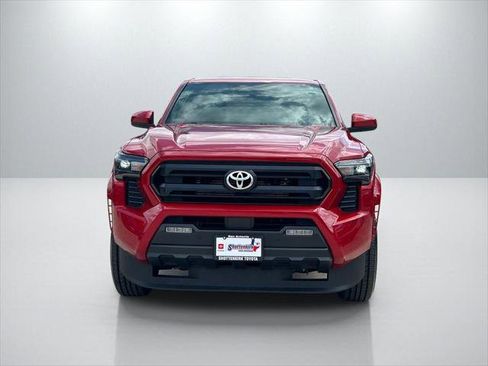 Certified 2025 Toyota Tacoma SR5 AWD/4WD image 2