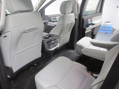 New 2025 Ford Expedition Platinum w/ Platinum Ultimate Package image 27