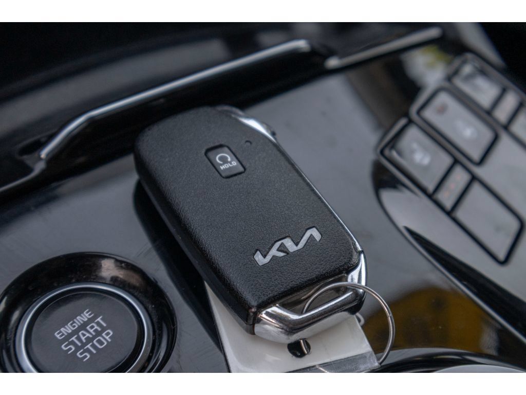 Used 2023 Kia Sportage EX AWD/4WD image 30