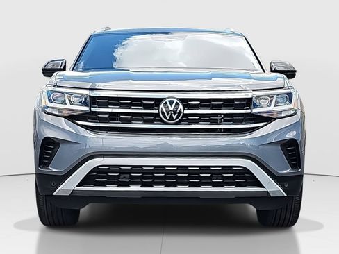 Used 2022 Volkswagen Atlas Cross Sport SE w/ Black Wheel Package AWD/4WD image 2