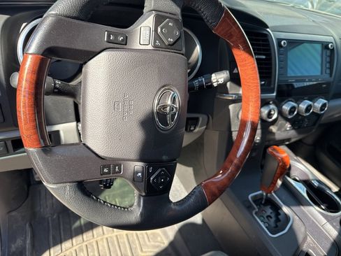 Used 2022 Toyota Sequoia Platinum image 7