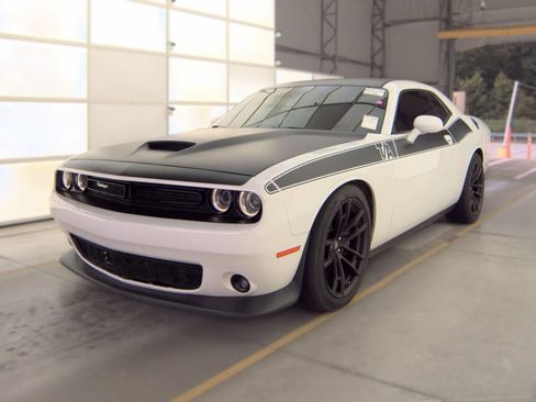 Used 2021 Dodge Challenger R/T Scat Pack w/ T/A Package RWD image 2
