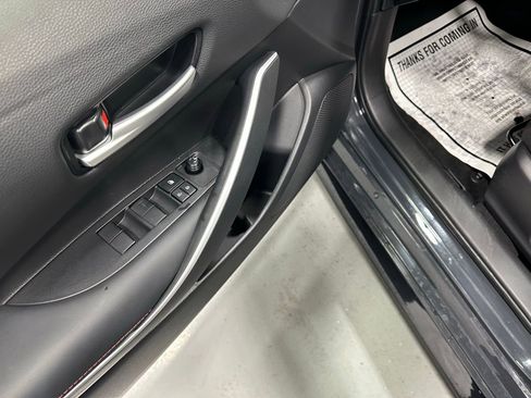 Used 2025 Toyota Corolla SE image 9