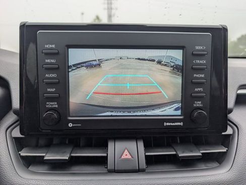 Used 2022 Toyota RAV4 XLE w/ Convenience Package AWD/4WD image 16