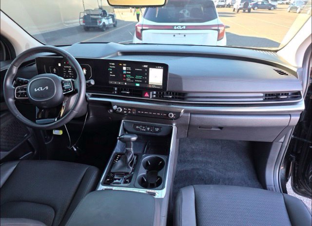 Certified 2025 Kia Carnival SX Prestige FWD image 11