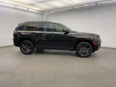 New 2026 Jeep Grand Cherokee Limited AWD/4WD image 2