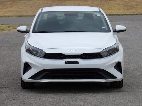 Used 2024 Kia Forte LXS FWD image 3