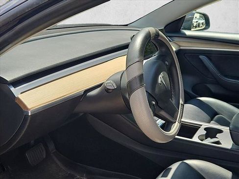 Used 2021 Tesla Model 3 Standard Range Plus RWD image 10