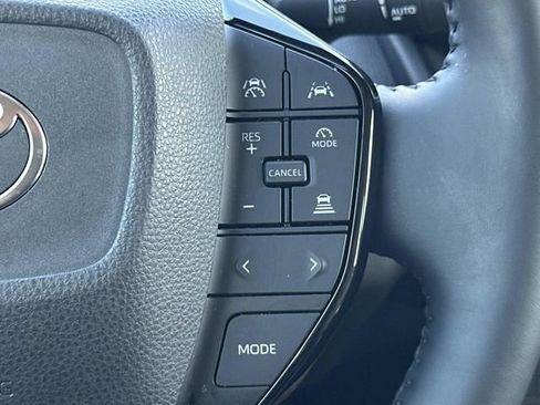 Used 2024 Toyota Prius XLE FWD image 22