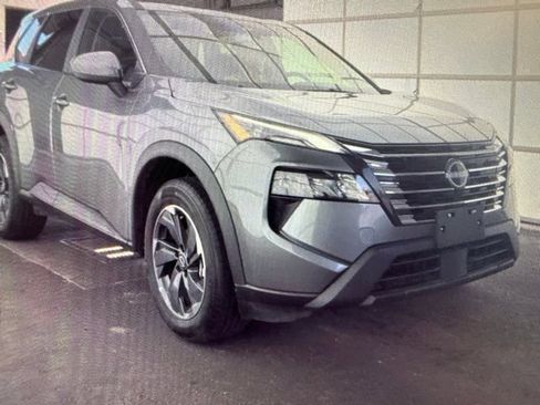 Certified 2025 Nissan Rogue SV FWD image 11