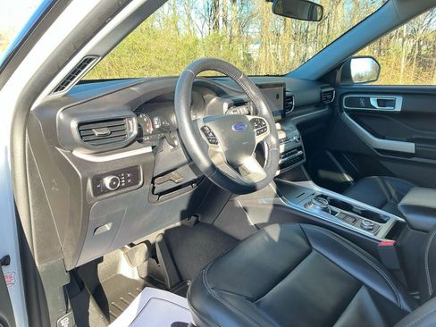 Used 2023 Ford Explorer XLT w/ Equipment Group 202A image 16