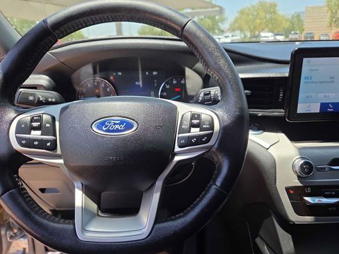 Used 2021 Ford Explorer XLT RWD image 25