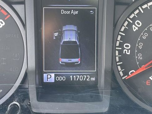 Used 2022 Toyota Tacoma SR w/ SR Convenience Package image 22