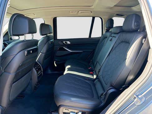 Certified 2025 BMW X7 xDrive40i w/ Premium Package image 24