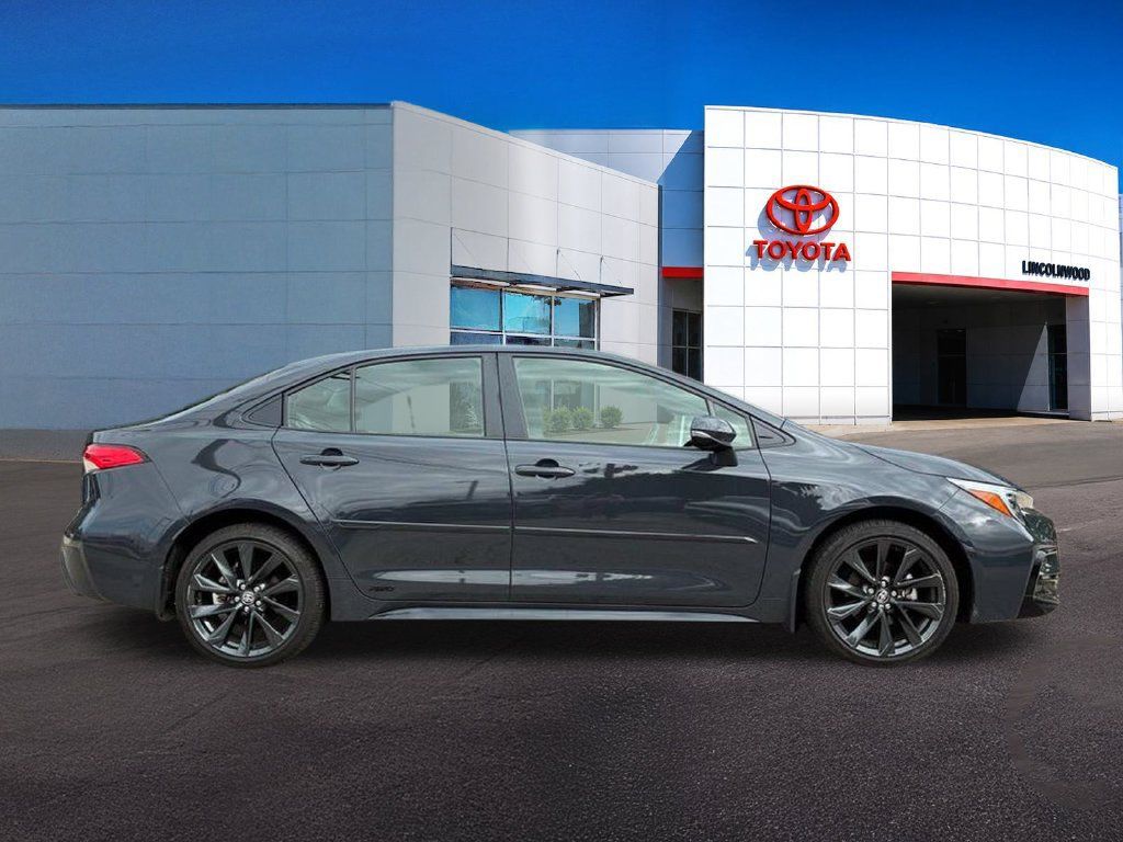 Used 2025 Toyota Corolla SE w/ SE Premium Package AWD/4WD image 8