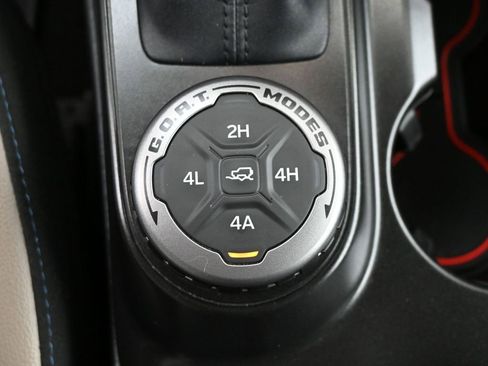 Used 2023 Ford Bronco Wildtrak image 27