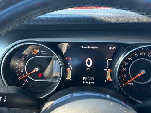 Used 2019 Jeep Wrangler Unlimited Sahara AWD/4WD image 22