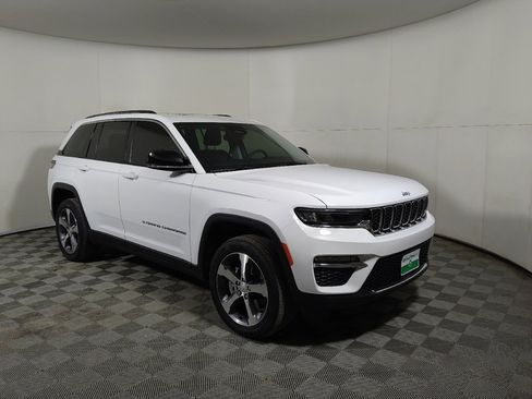 Used 2022 Jeep Grand Cherokee Limited 4xe image 11