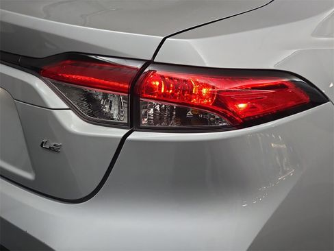Used 2024 Toyota Corolla LE image 33