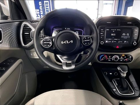 Used 2025 Kia Soul S FWD image 17