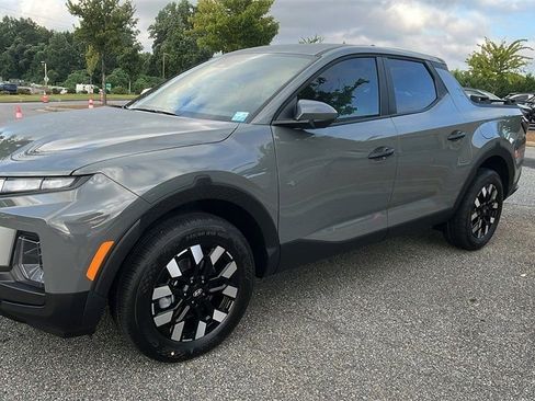 New 2026 Hyundai Santa Cruz SE FWD image 3