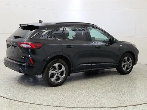 Used 2023 Ford Escape ST-Line w/ Tech Pack #1 AWD/4WD image 7
