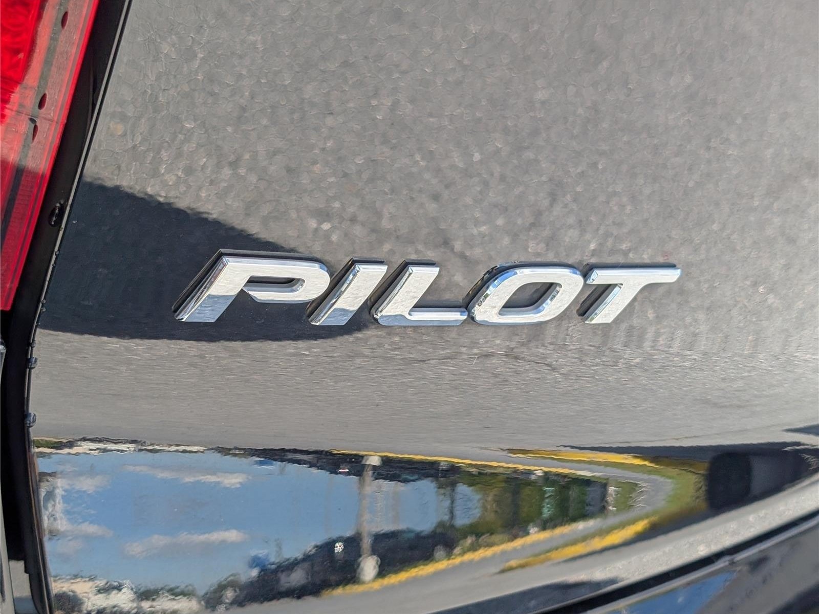 Used 2017 Honda Pilot Touring image 9
