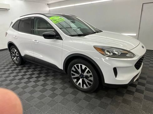 Used 2020 Ford Escape SE Sport AWD/4WD image 3