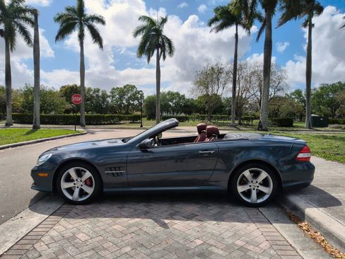 Used 2009 Mercedes-Benz SL 550 image 16