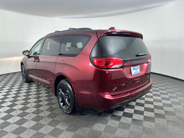 Used 2020 Chrysler Pacifica Touring-L w/ Advanced Safetytec Group AWD/4WD image 3