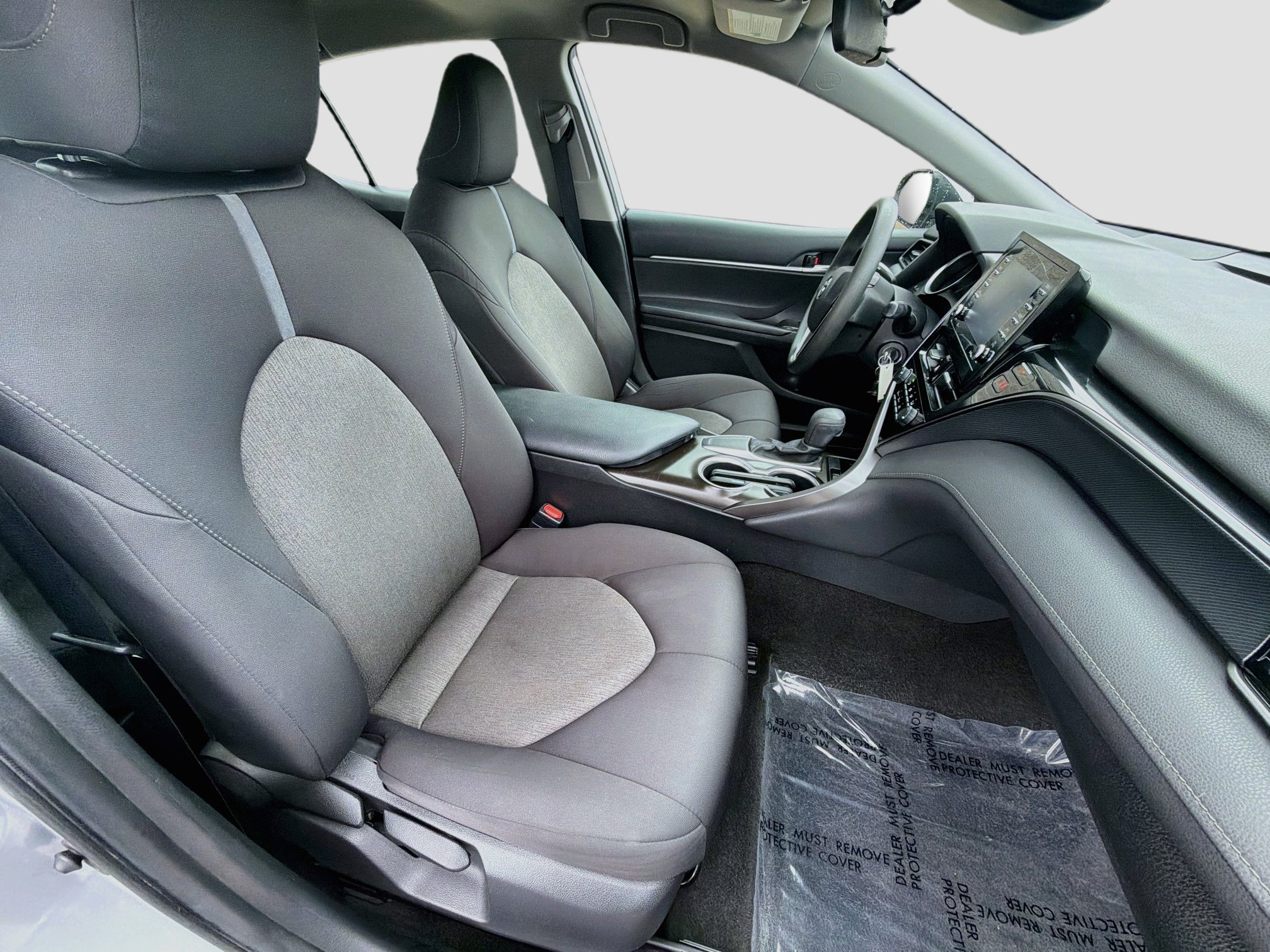 Used 2021 Toyota Camry LE FWD image 30