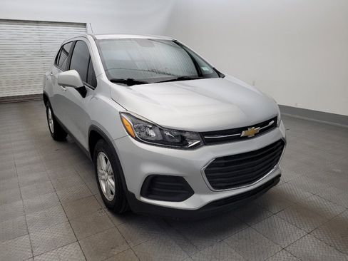 Used 2022 Chevrolet Trax LS w/ Tint and Cruise Package FWD image 13
