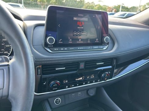 Certified 2023 Nissan Rogue SL FWD image 33