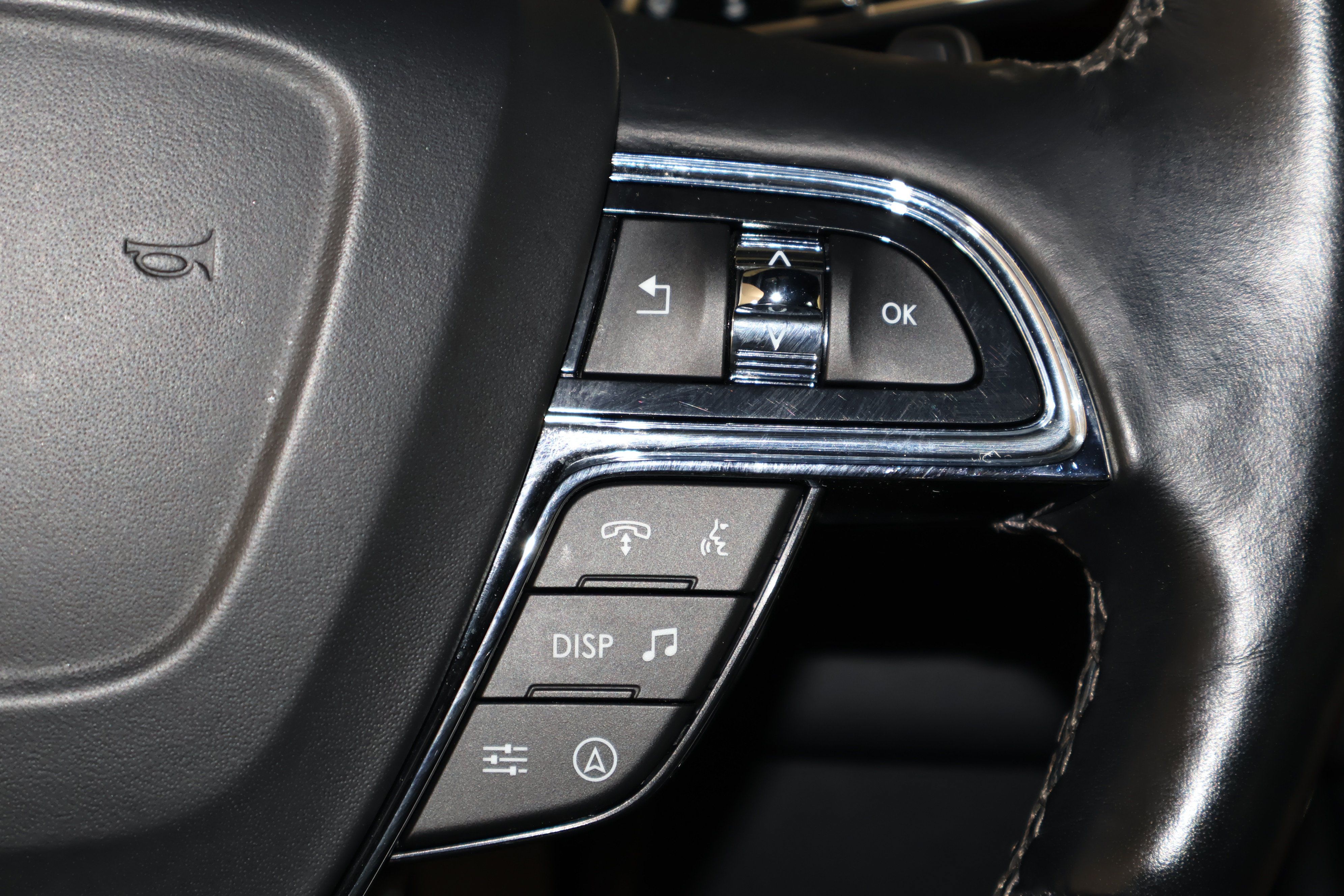 Used 2024 Lincoln Navigator Premiere AWD/4WD image 23
