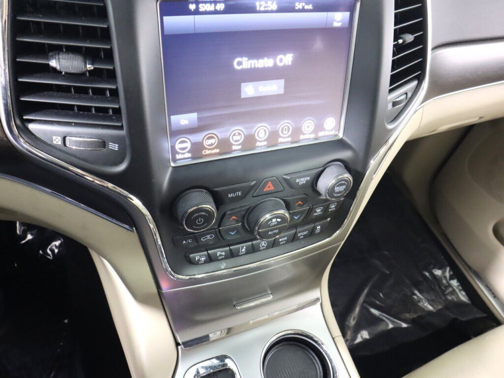 Used 2018 Jeep Grand Cherokee Limited AWD/4WD image 16