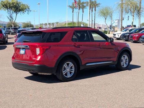 Used 2020 Ford Explorer XLT image 6